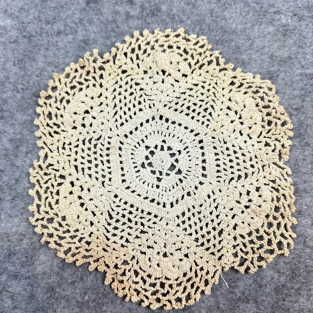 Vintage Doily Antique Handmade Crochet Lace Scalloped Circle Coaster